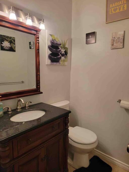 Apartment Charming 2 Bedroom With Private Entrance *