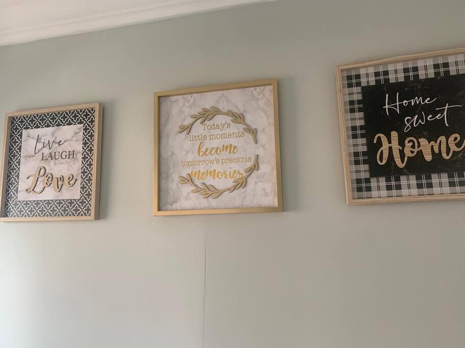 Charming 2 Bedroom With Private Entrance Apartment *
