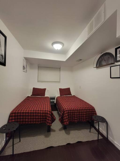 Charming 2 Bedroom With Private Entrance Apartment Oshawa
