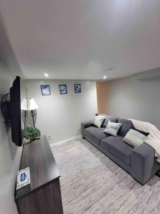 Charming 2 Bedroom With Private Entrance * Oshawa
