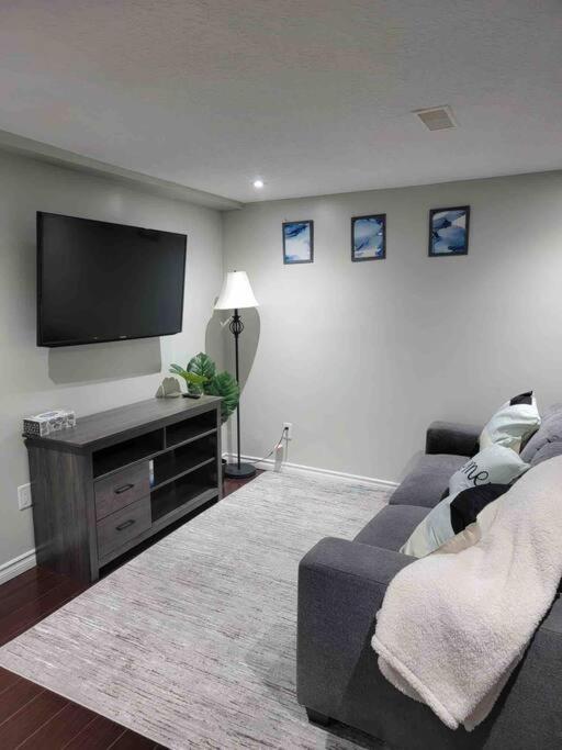 Charming 2 Bedroom With Private Entrance * Oshawa
